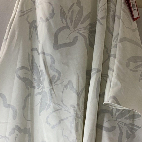 HALSTON 
NEVEAN CAFTAIN IN FOIL CREPE - Picture 10 of 16